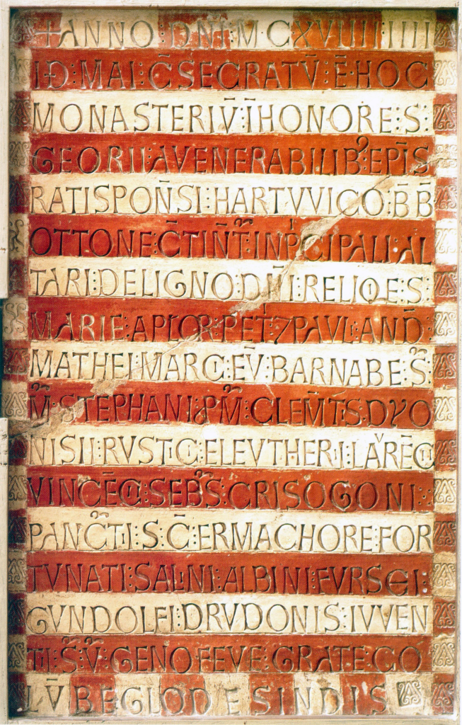 Inscription imprimée en latin médiéval